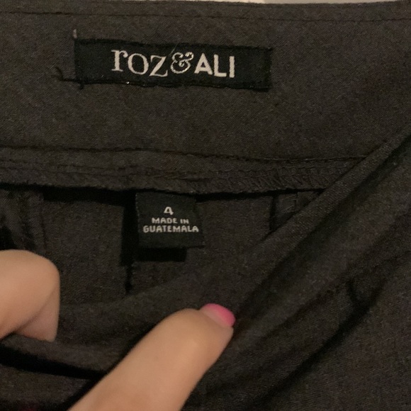 Roz and Ali gray dress pants size 4 - Picture 2 of 3
